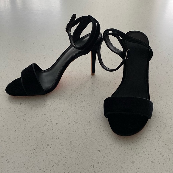 NWT SANDRO PARIS velvet heels 39 BLACK STRAPPY SANDAL - Picture 1 of 6
